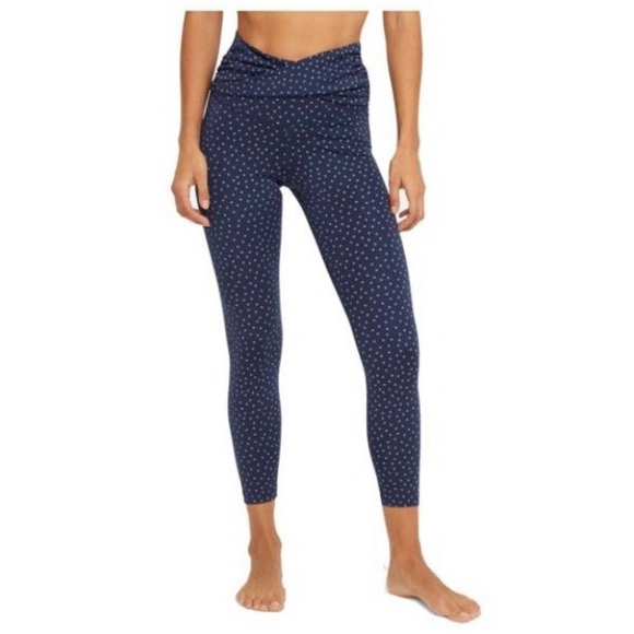 Nike Women's Yoga Dots Twist 7/8 Capri Tights - Picture 2 of 6